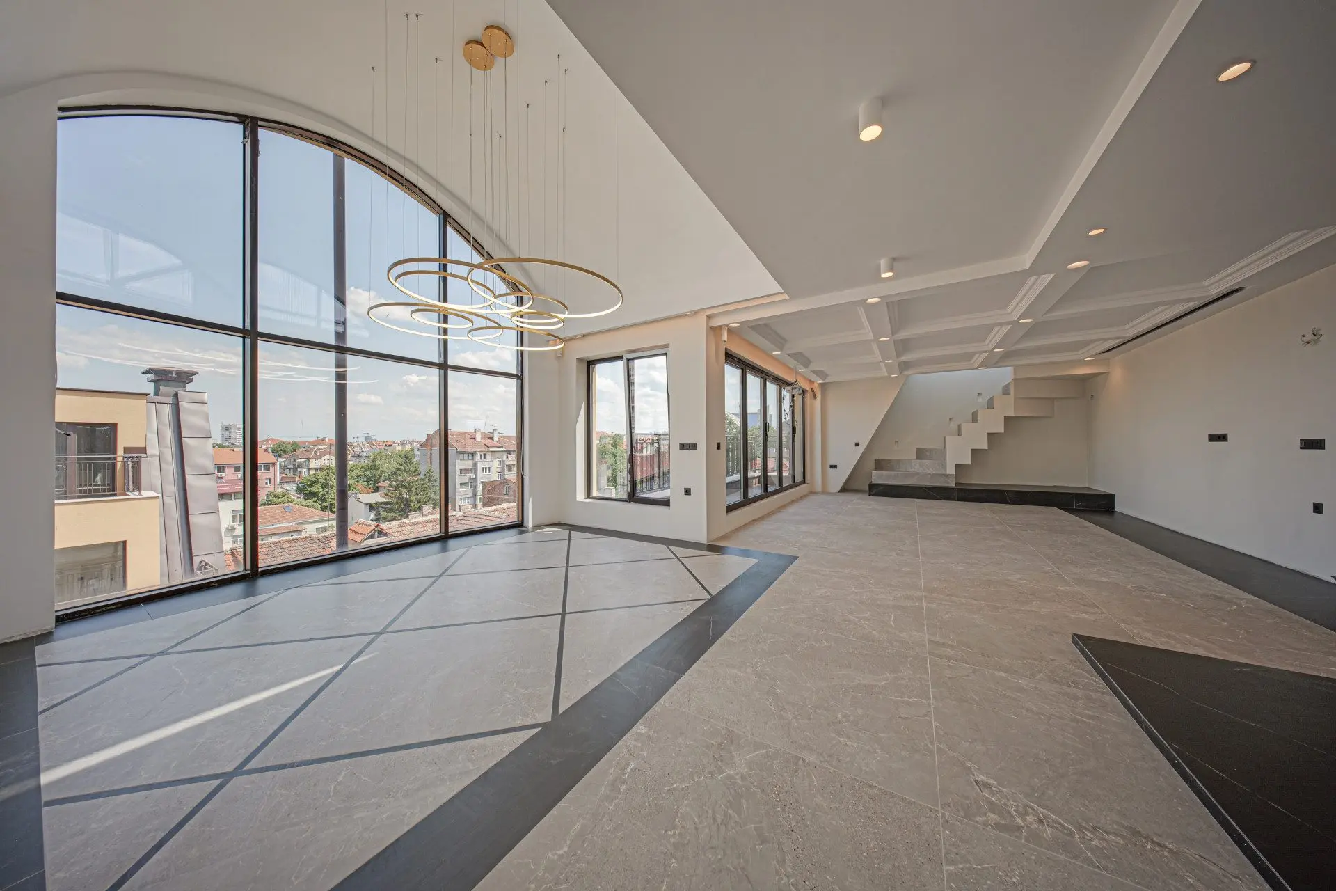 Spacious apartment with amazing views of the city in the Center for sale