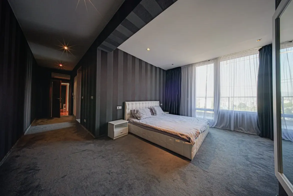 Luxurious penthouse with stunning views in Krastova Vada for sale