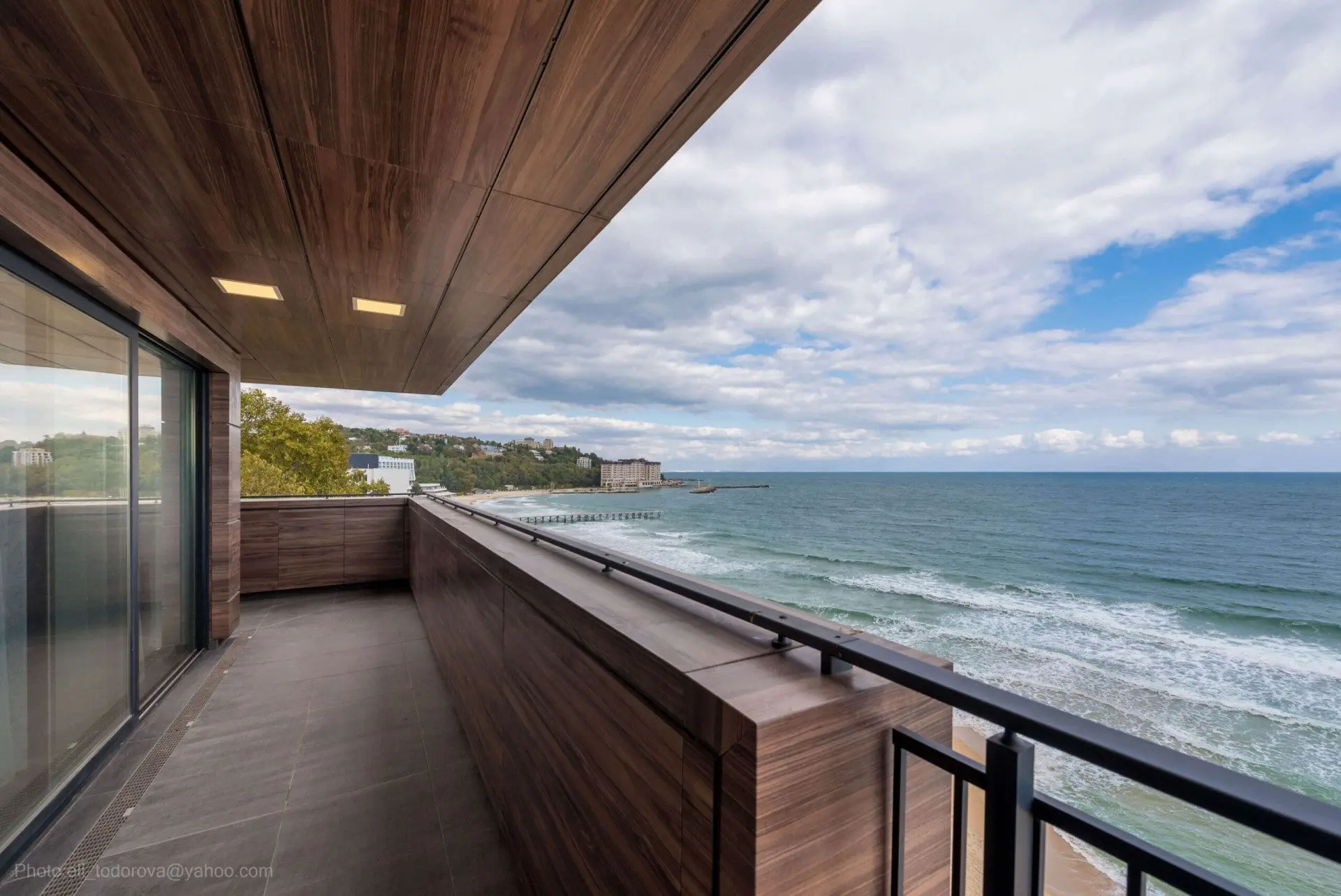 6df0291eaf5b44fc99f490dd514f7c34-1 Luxury apartment in a complex on the first line to the beach