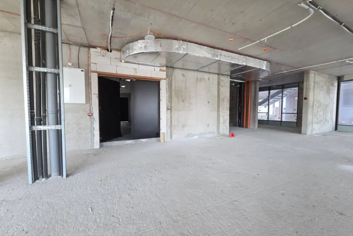Office in a multifunctional building, class A for sale