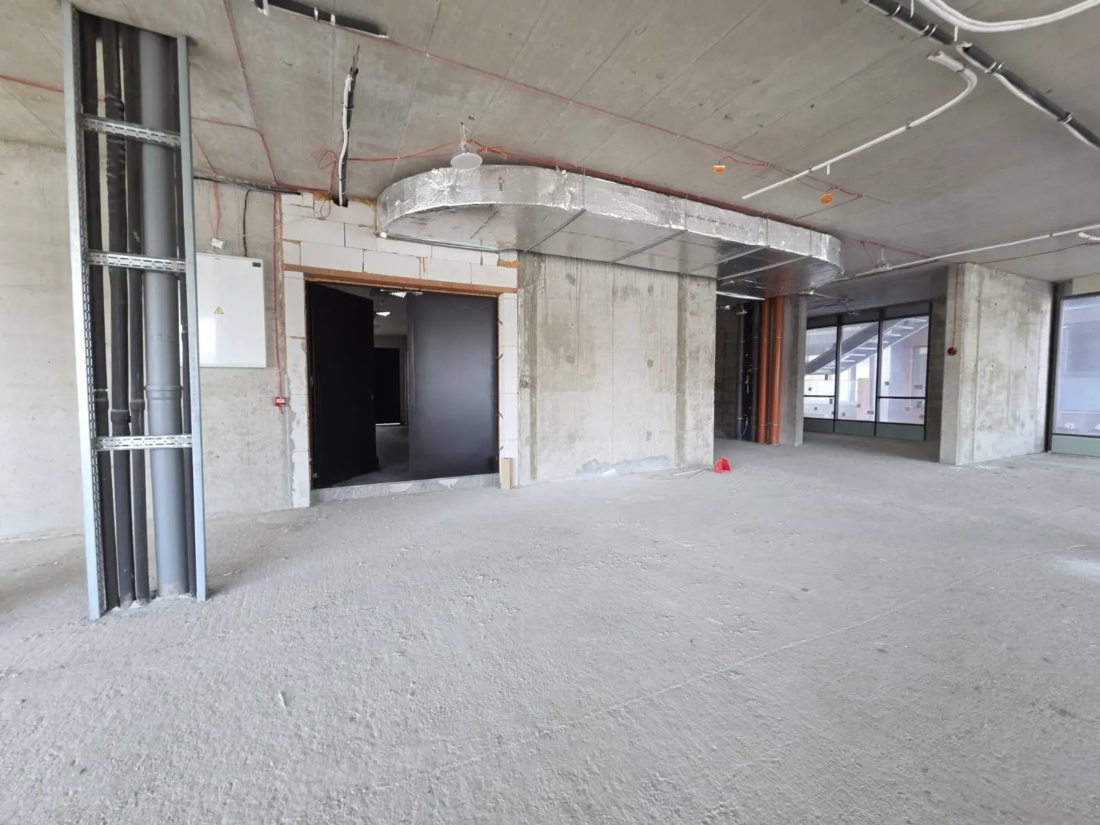 Office in a multifunctional building, class A for sale