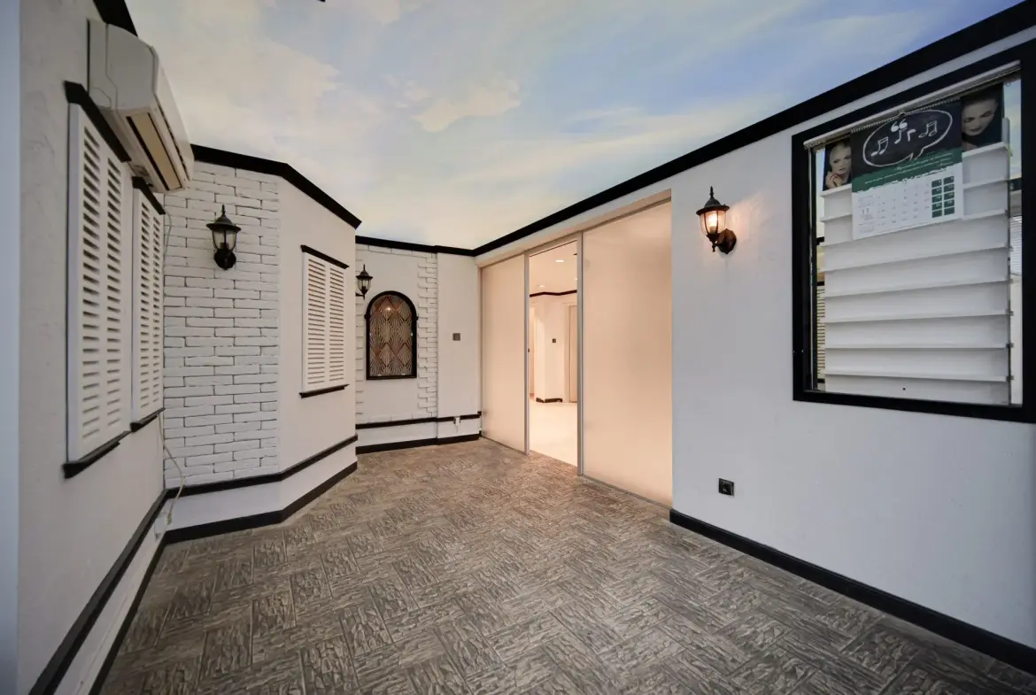 Bright office on two floors in Lozenets district for sale
