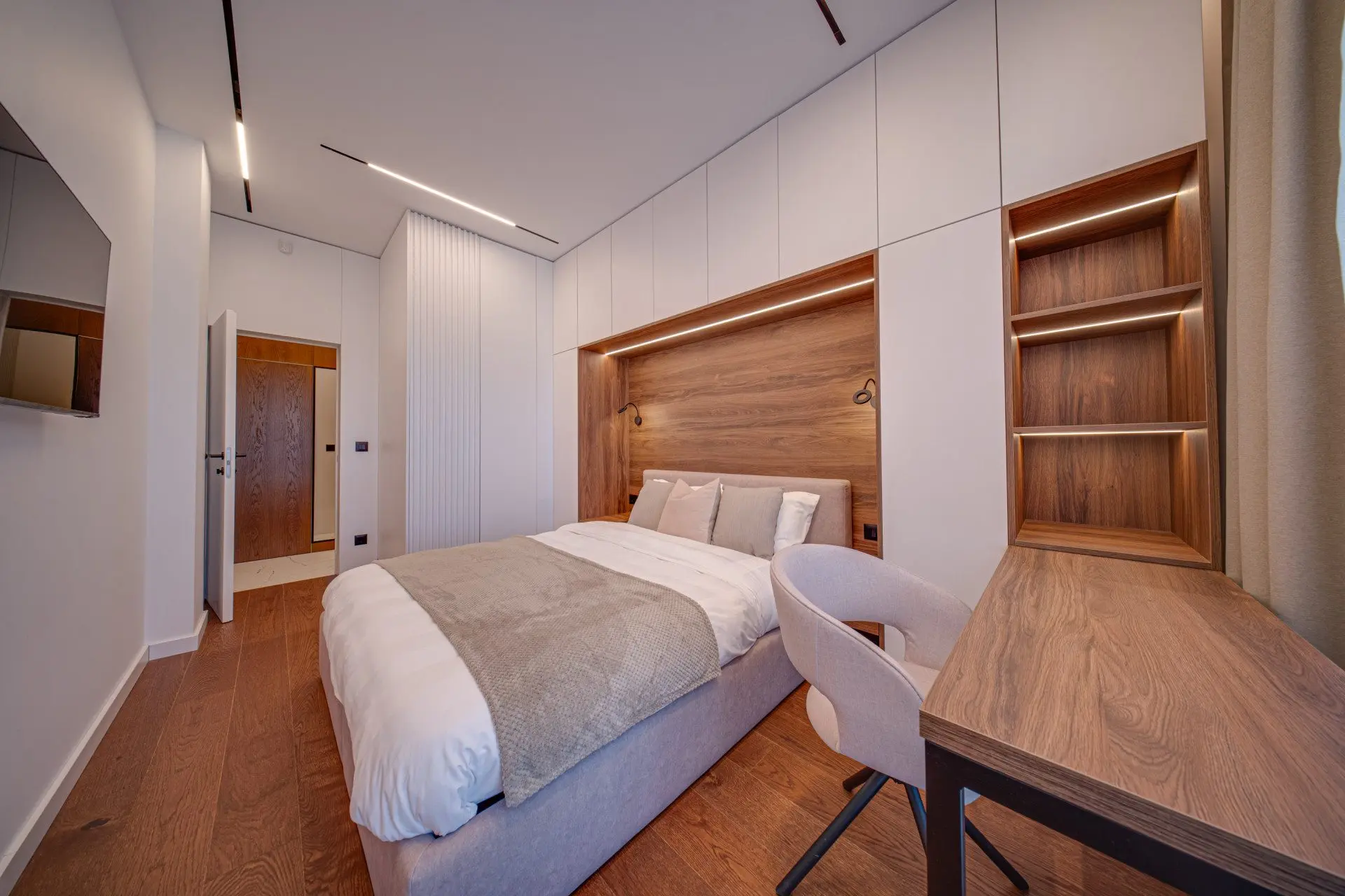 Stylish two-bedroom apartment in the emblematic building in Iztok district for sale