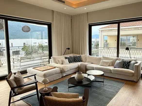 Three-Bedroom Apartment, Portonovi