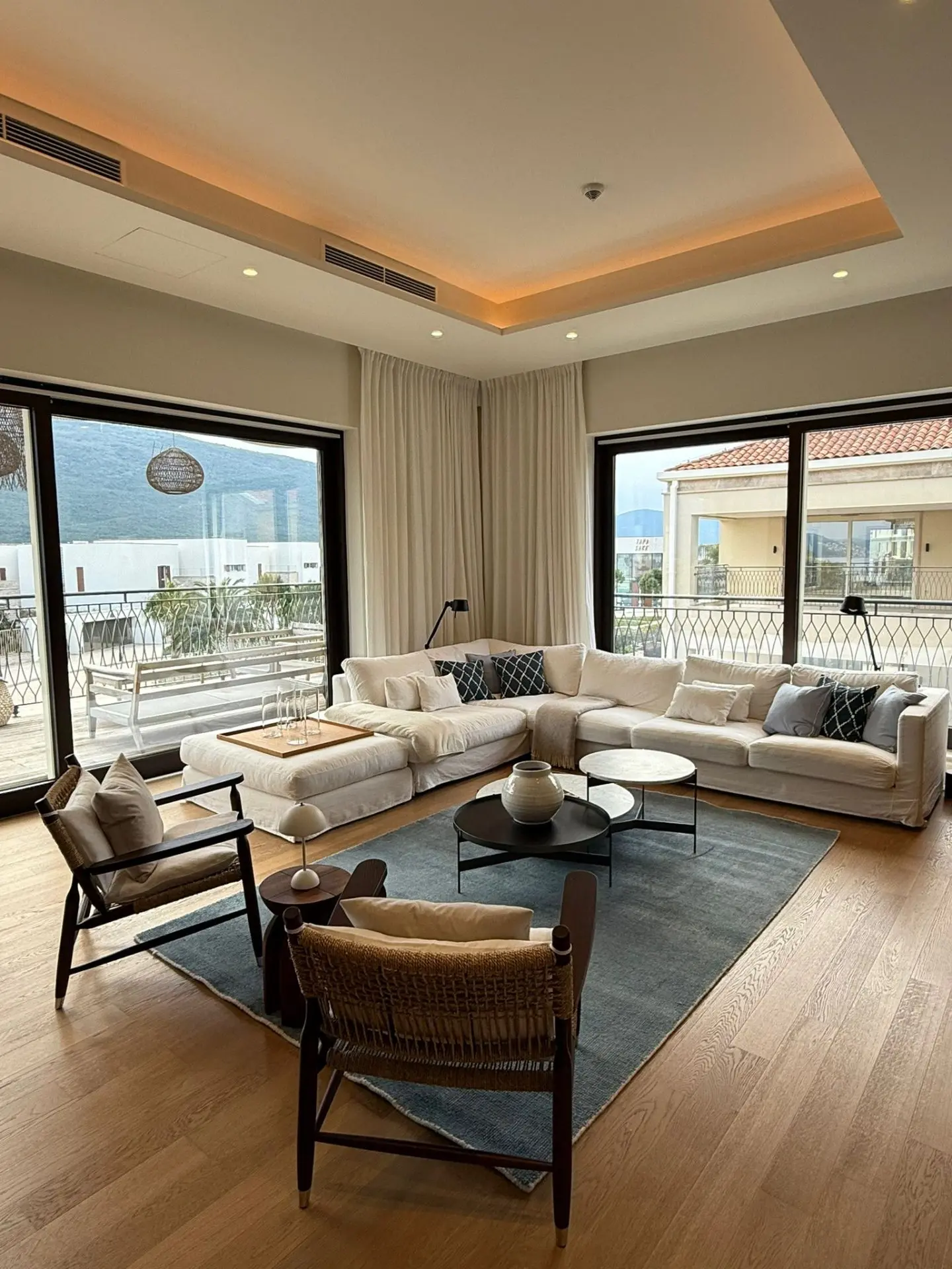 Three-Bedroom Apartment, Portonovi