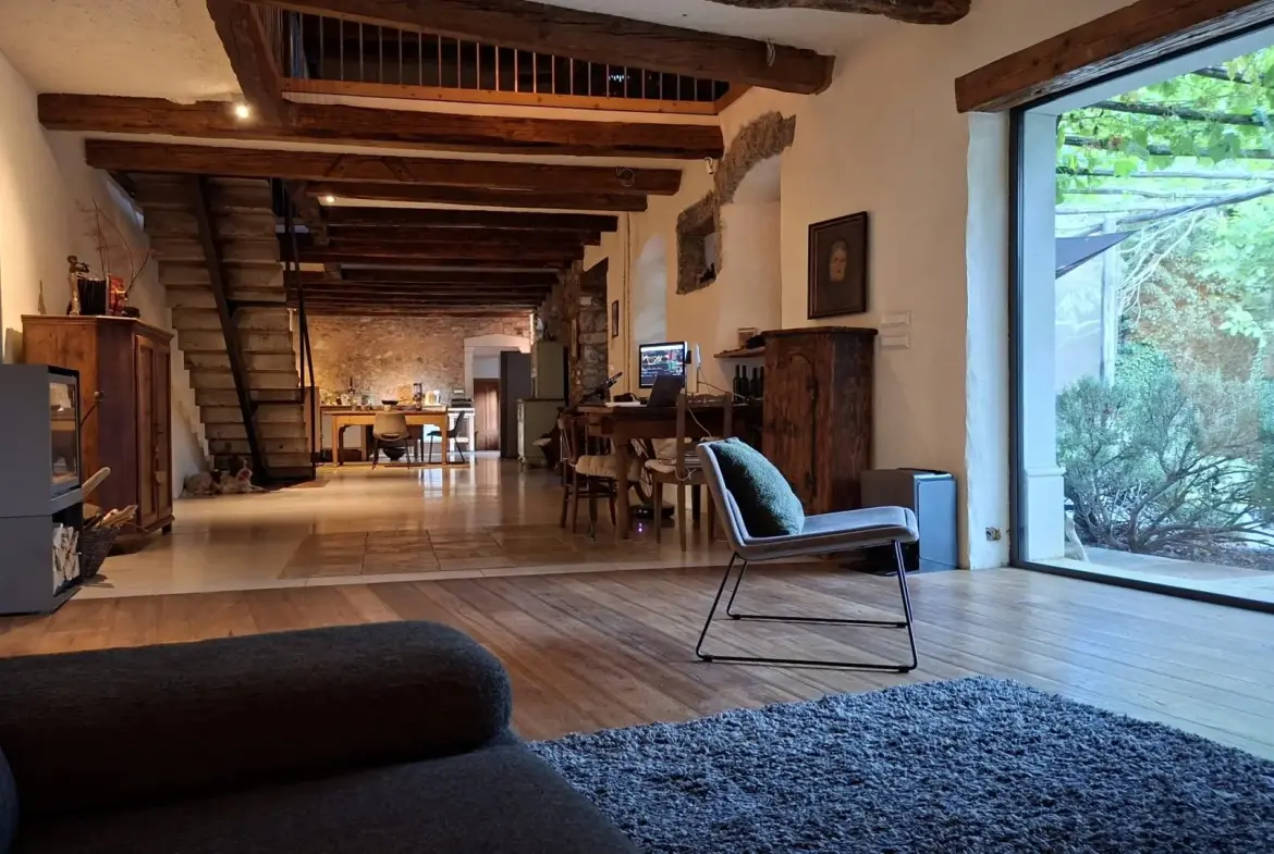 Karst – Exceptional Stone Estate with a Traditional Courtyard Surrounded by Nature