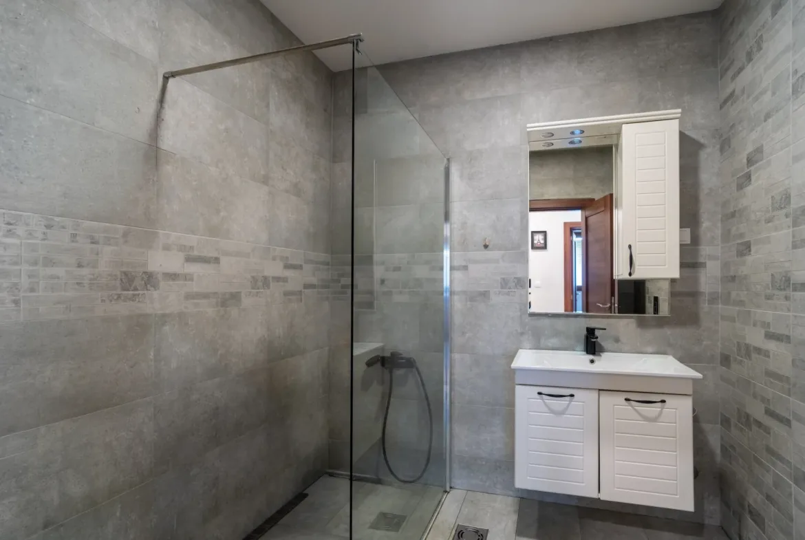 3-Bedroom House, 247 m² – Viktora Starčića, Surčin, Belgrade
