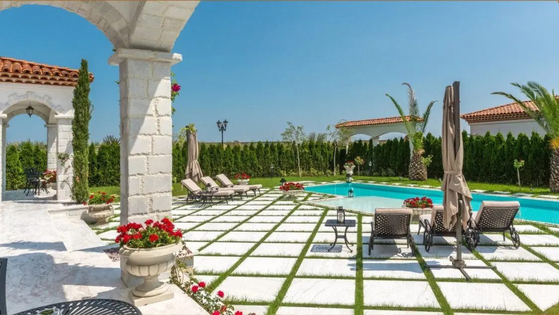 Luxurious four bedroom villa and pool in Sunny Beach for sale