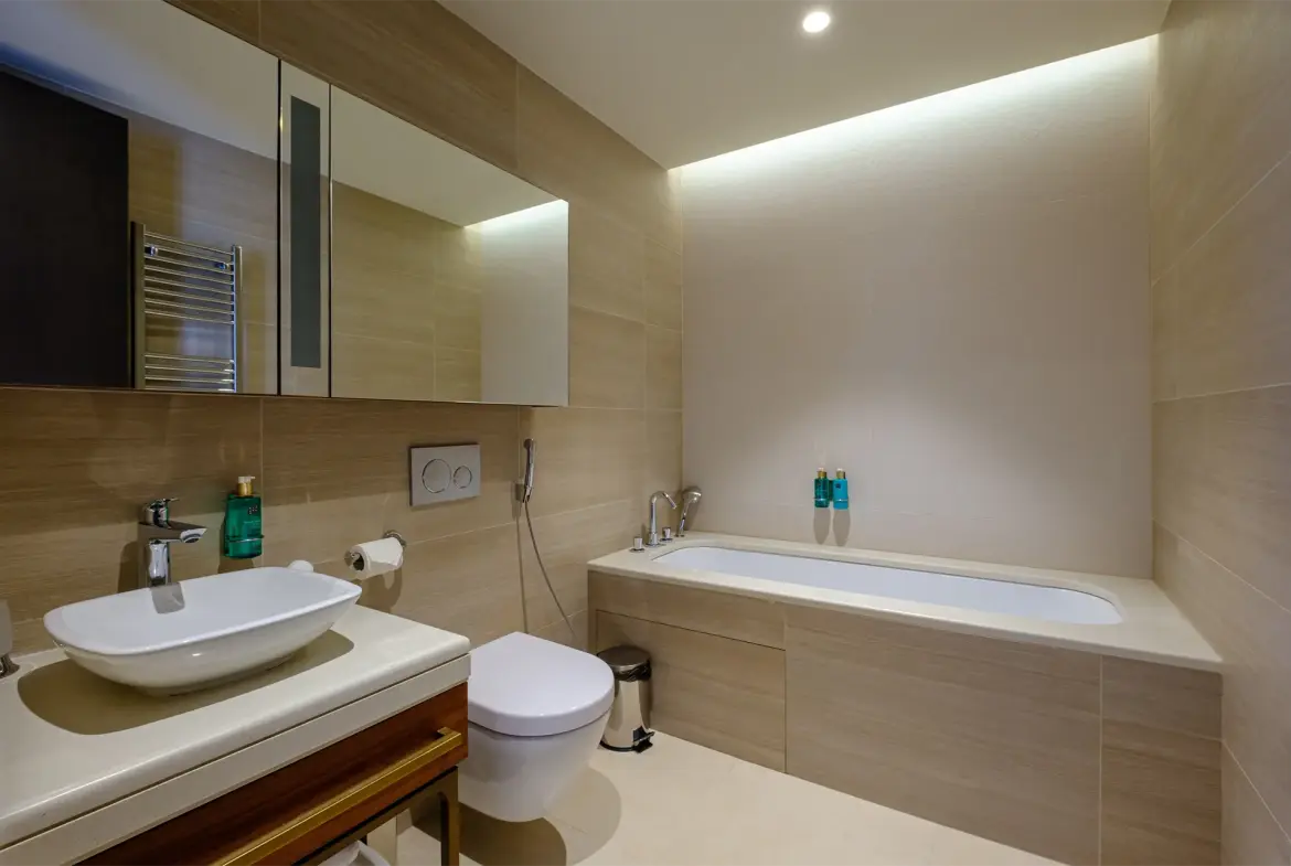 Luxurious 3-Bedroom Duplex with pool