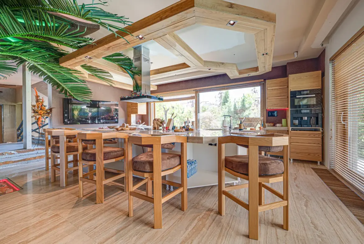 Exclusive residence for sale in the Kambanite district