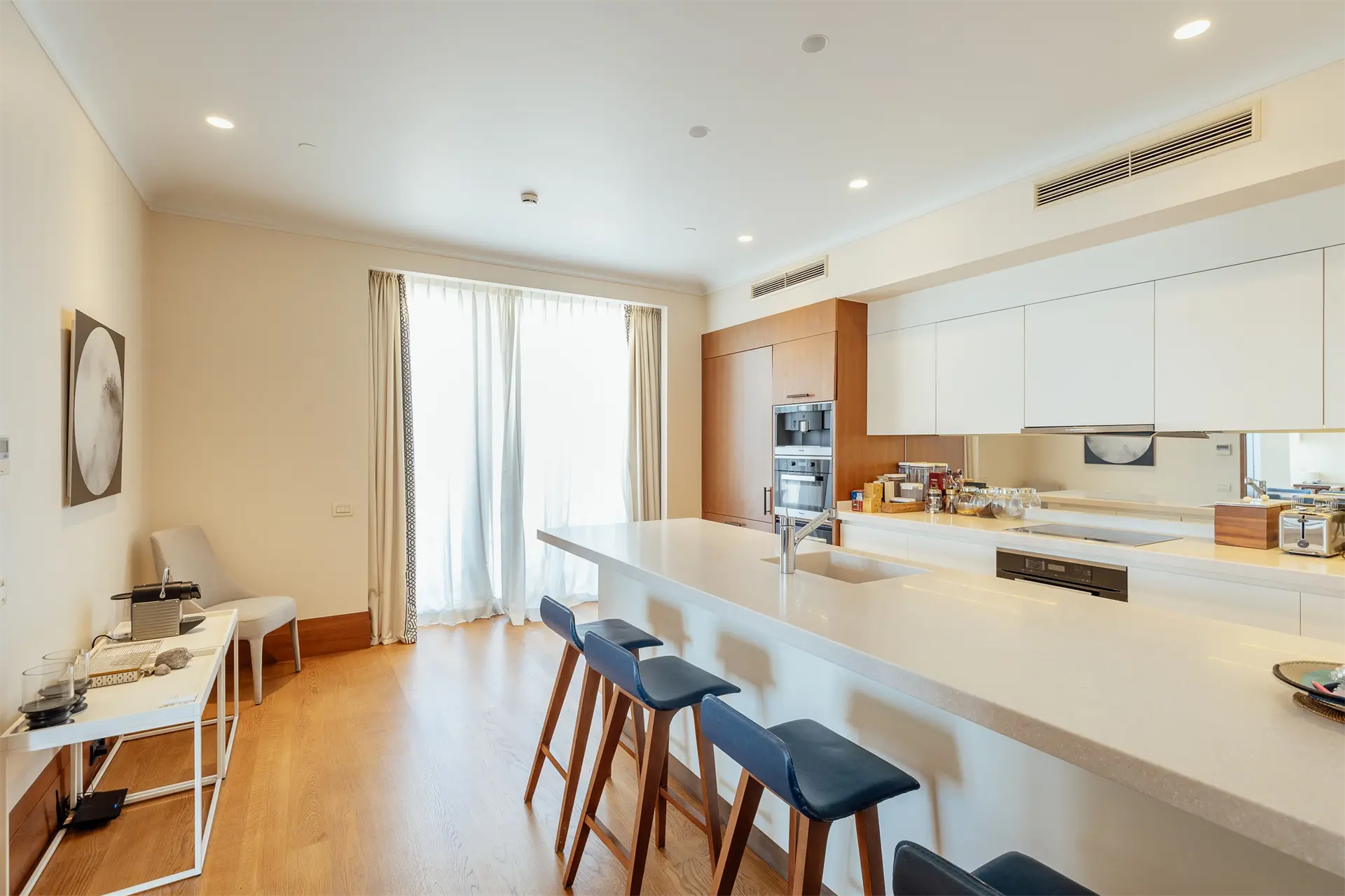 72f5bb2235f089ffffbe806729d60c9d Luxurious penthouse within the Regent 5* hotel, Porto Montenegro