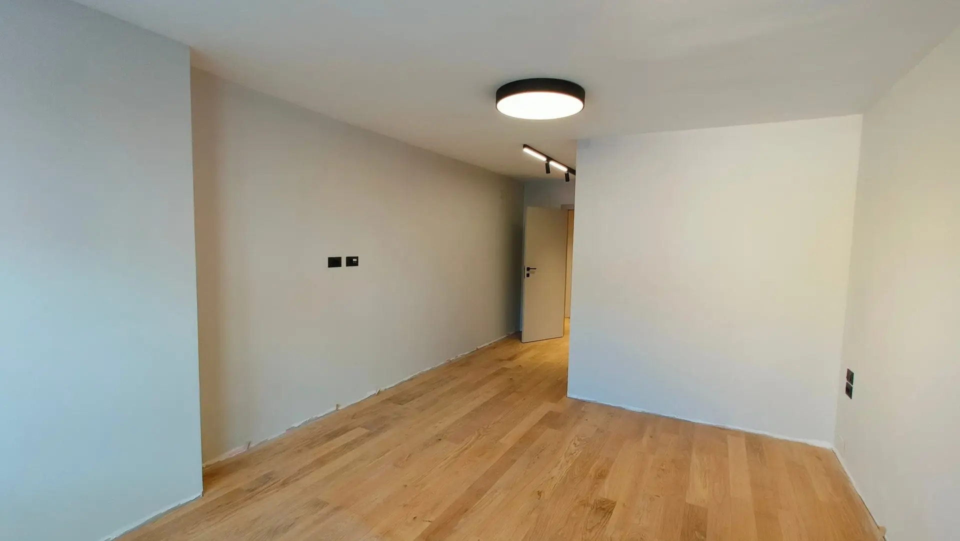Spacious and fully furnished new apartment in the central part of Sofia