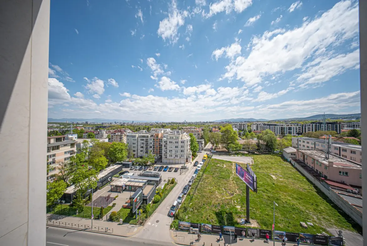 Multi-room apartment in a new elegant building on Cherni Vrah Blvd. for sale