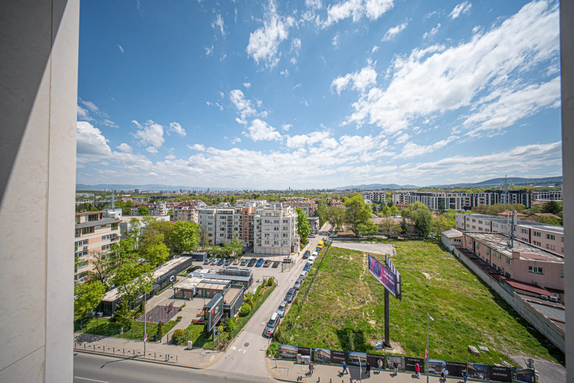 Multi-room apartment in a new elegant building on Cherni Vrah Blvd. for sale