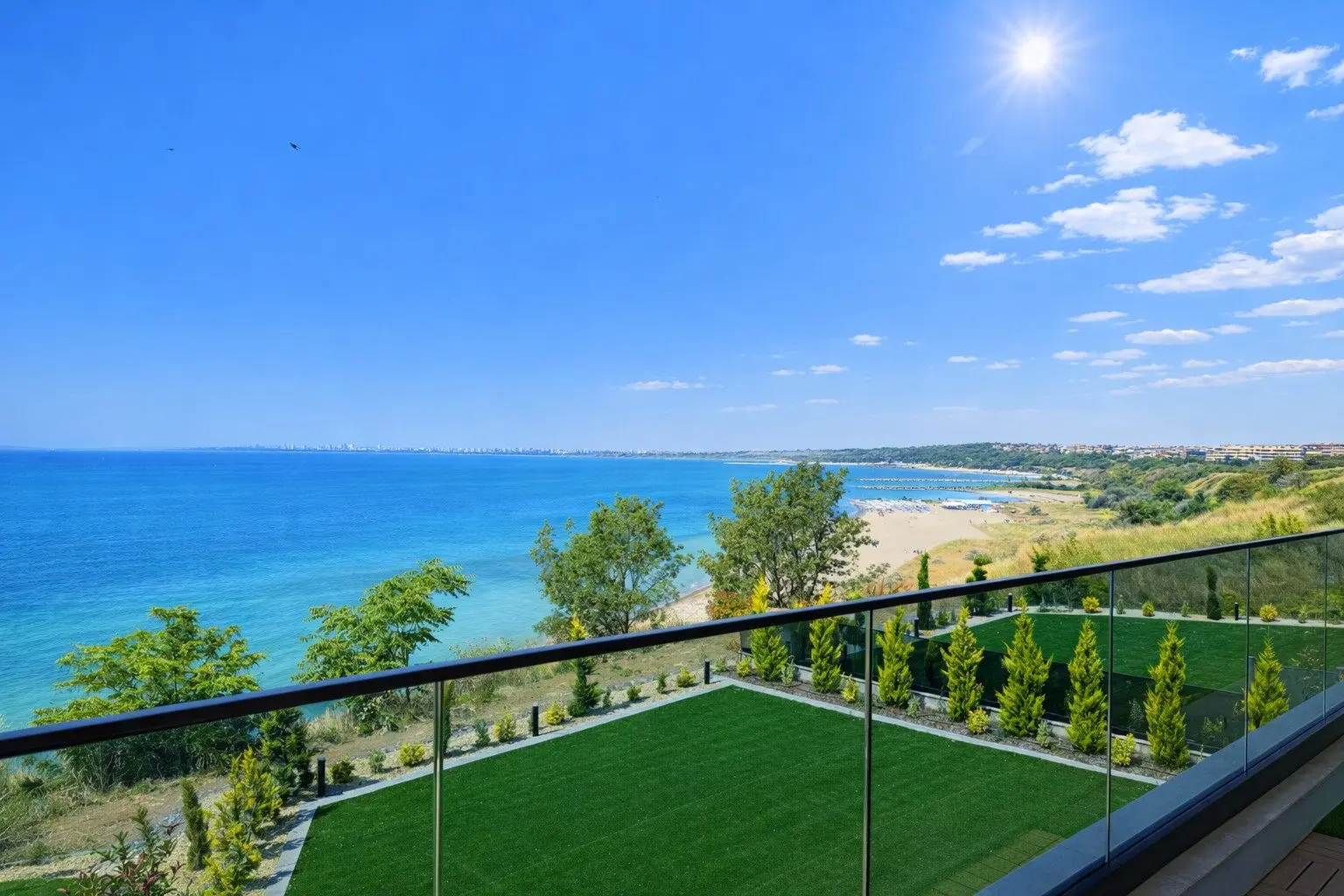 Luxury house with exceptional panoramic sea views