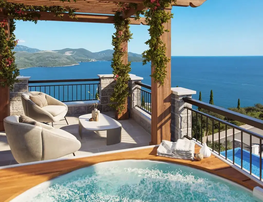 Three-bedroom apartment at Horizon Residences in Luštica Bay