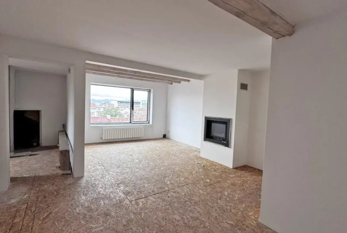 Bright and spacious apartment on Gurko Street for sale