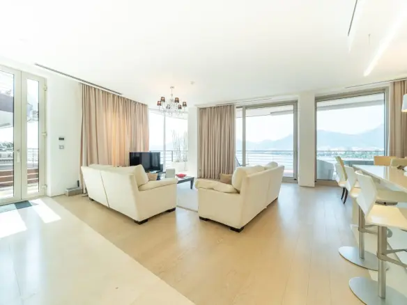 Seaside two-bedroom apartment
