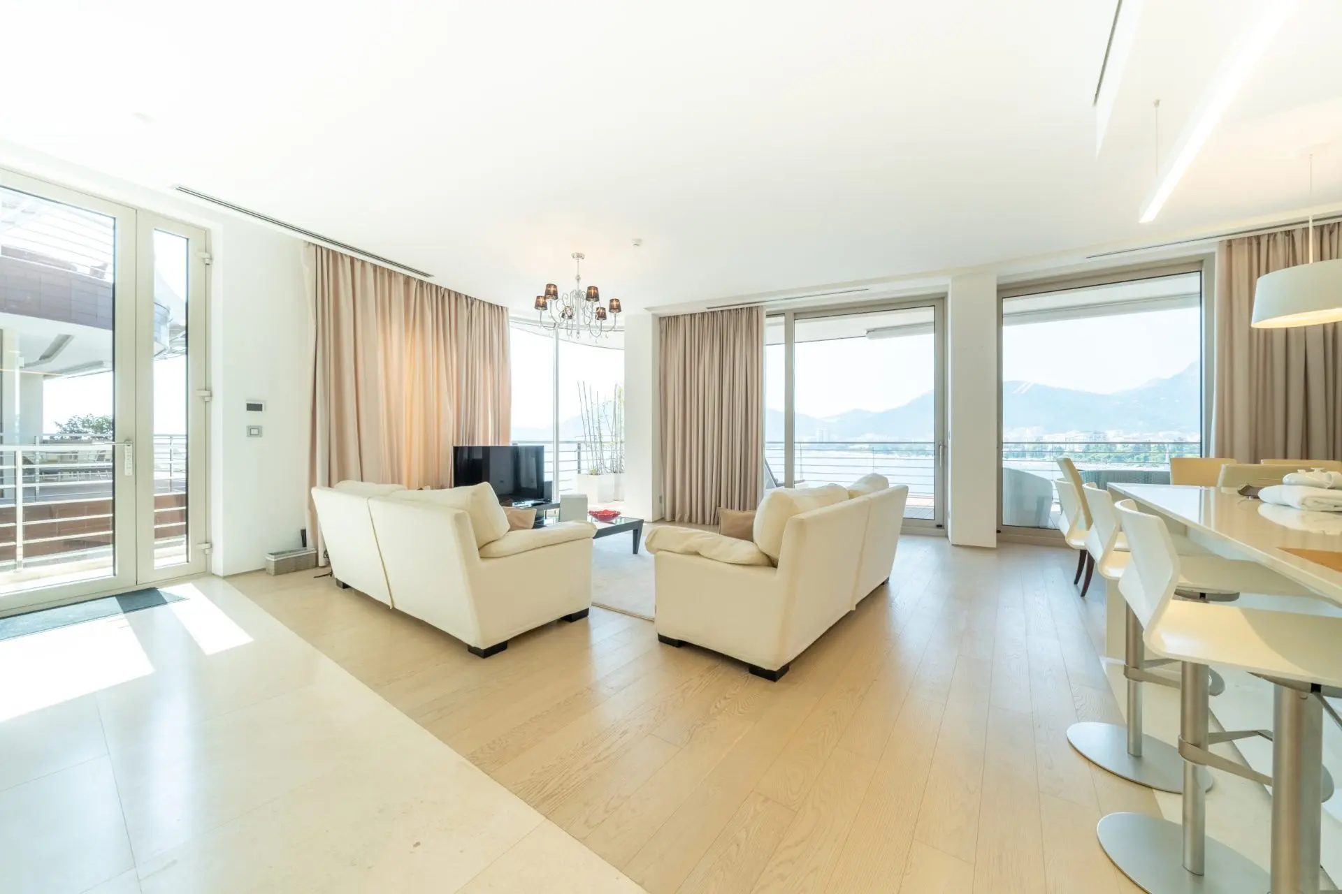 Seaside two-bedroom apartment