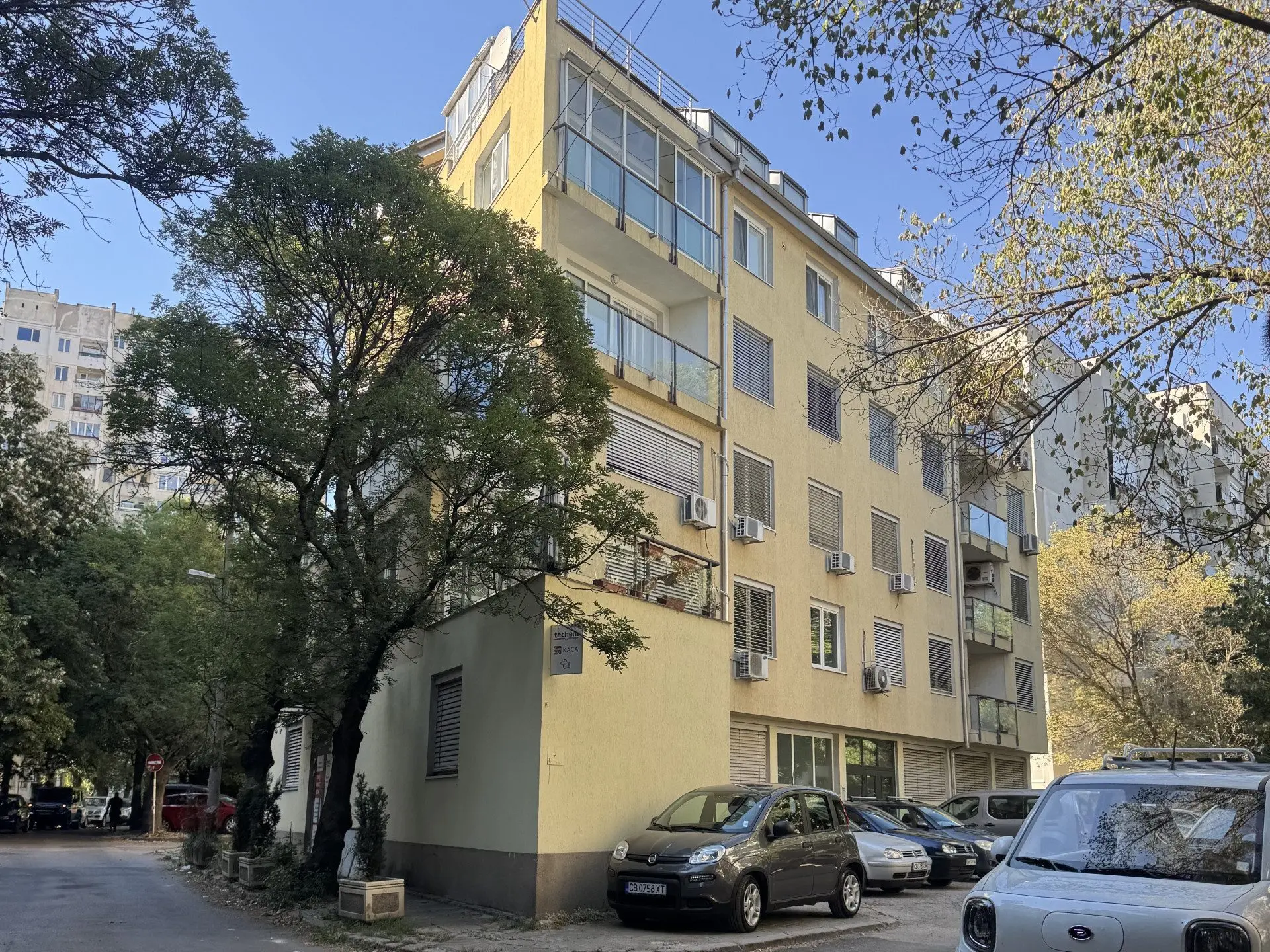 780d94c2b8c23ac9ba1266c9d16cfe55 Spacious apartment for sale in Geo Milev
