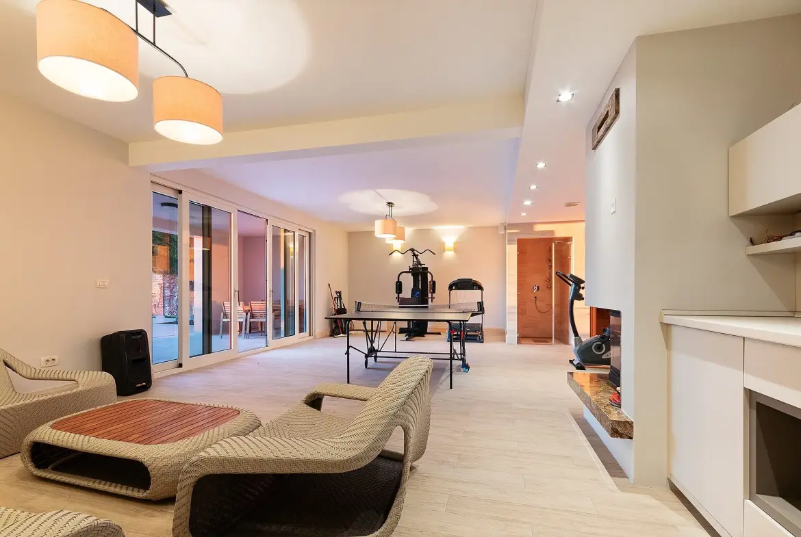 Elegant Villa with unobstructed sea views and a panorama of Sveti Stefan
