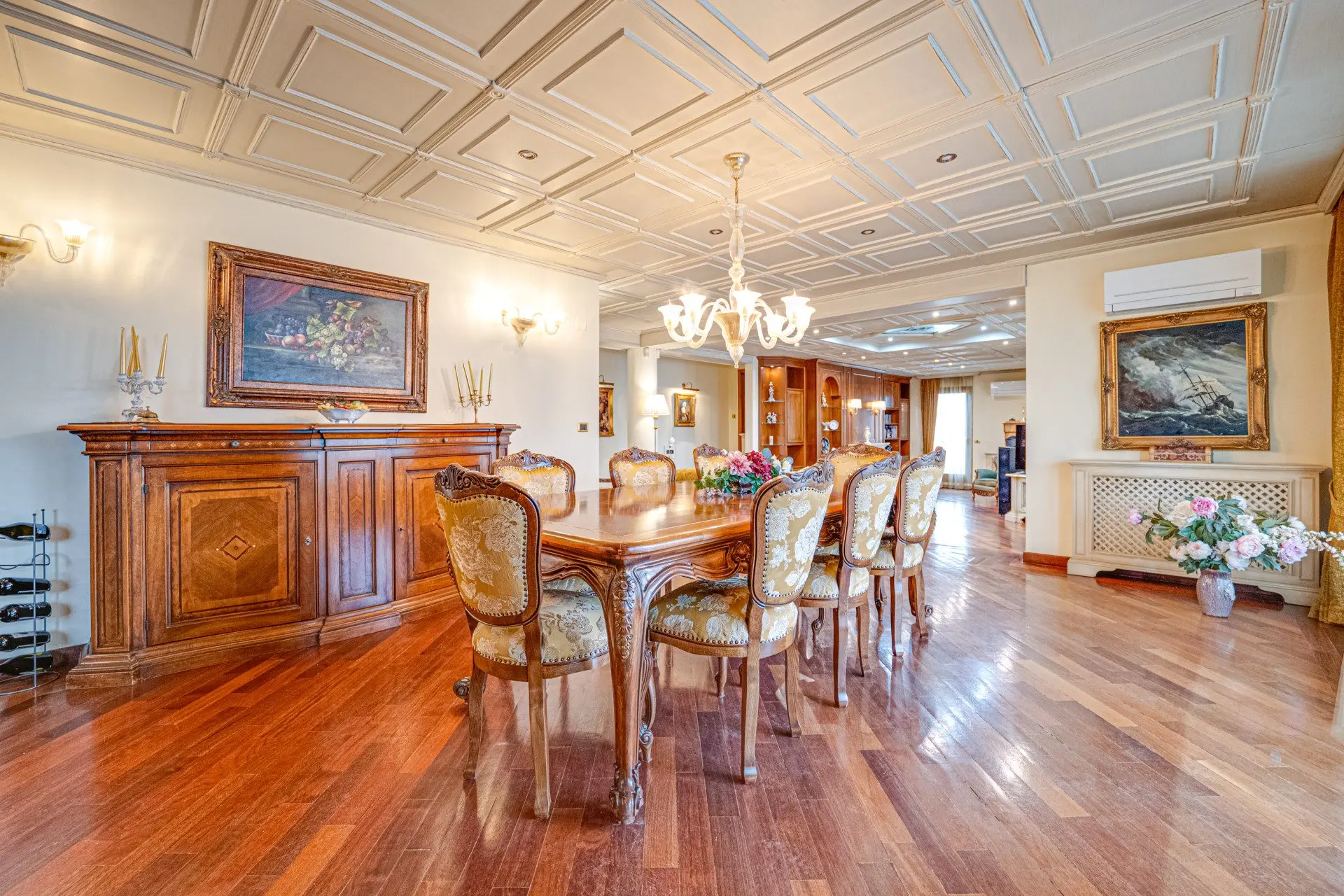 Impressive classic three-bedroom apartment in Manastirski Livadi-West district for sale