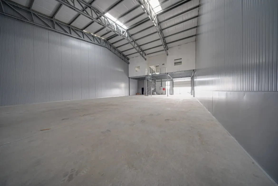 Newly built warehouse premises are for sale in the village of Lozen, at the Act 14 stage