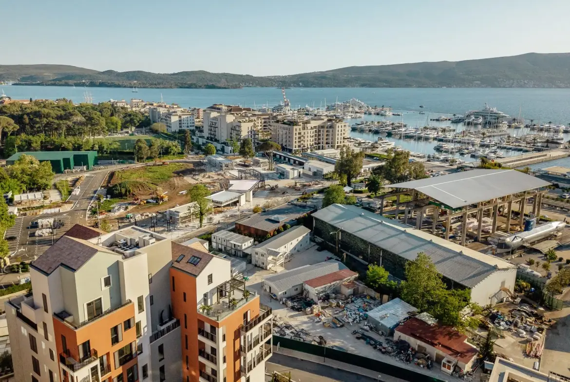 Sea View Penthouse in Boka Place, Porto Montenegro