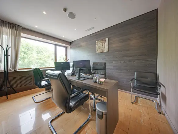 Unique property with a view of a park in the Doctor’s Monument area for sale