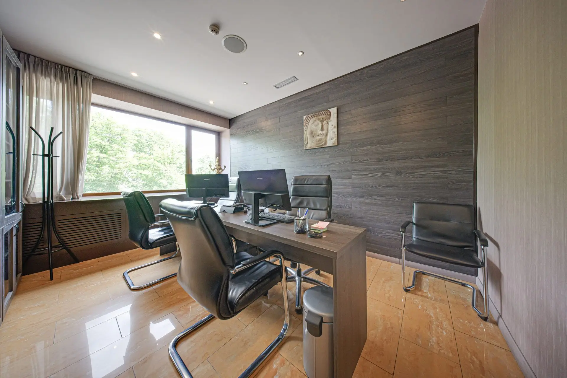 Unique property with a view of a park in the Doctor’s Monument area for sale