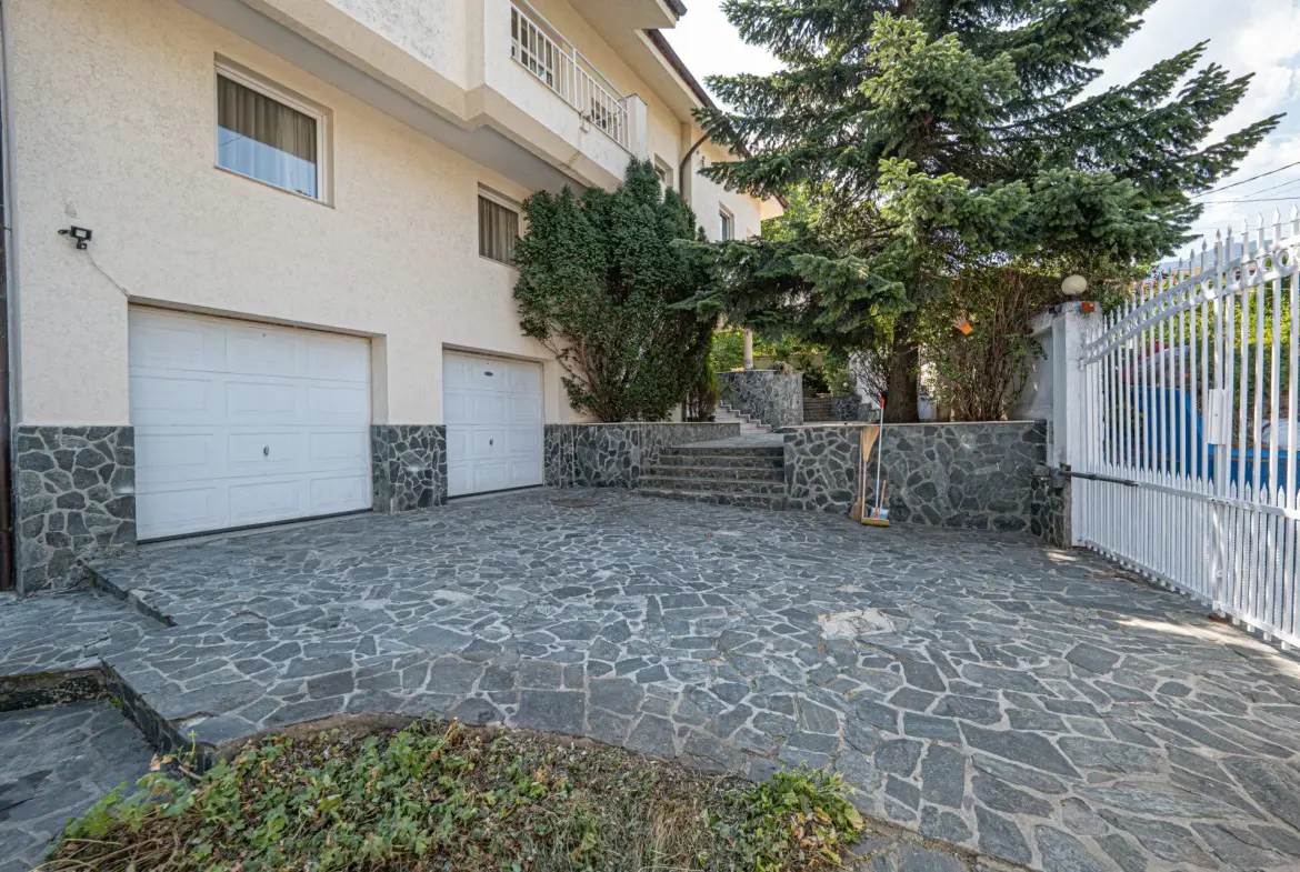 Family house with panoramic views, 1000 sq m yard, swimming pool and spa area in Simeonovo for sale