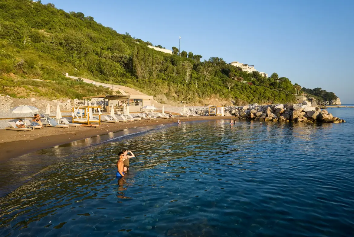 Luxury four-bedroom Villa in Rezevici