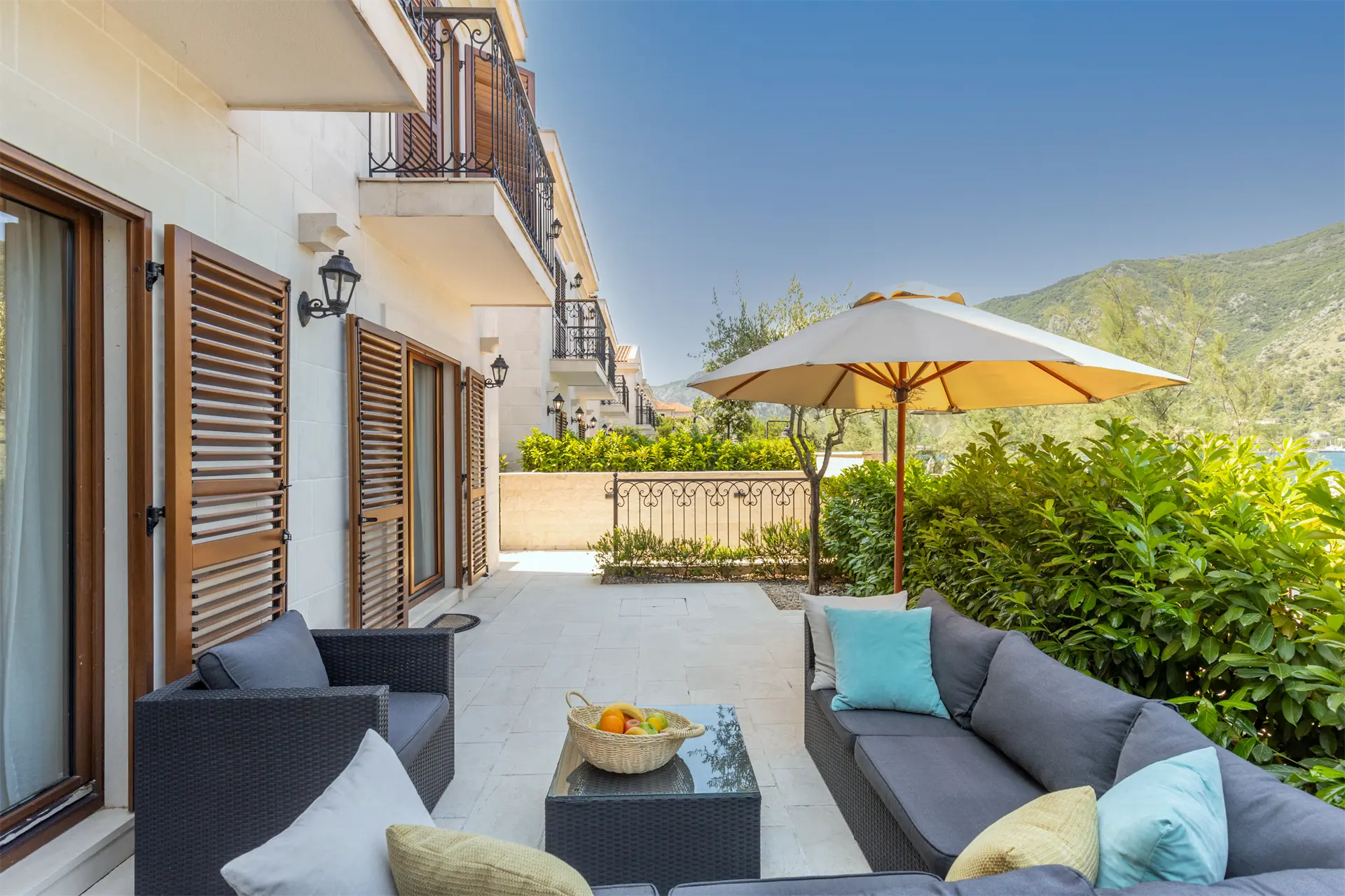814be7ea932178cff55718e04f9501eb Luxury beachfront villa, part of the HUMA Kotor Bay Hotel & Villas
