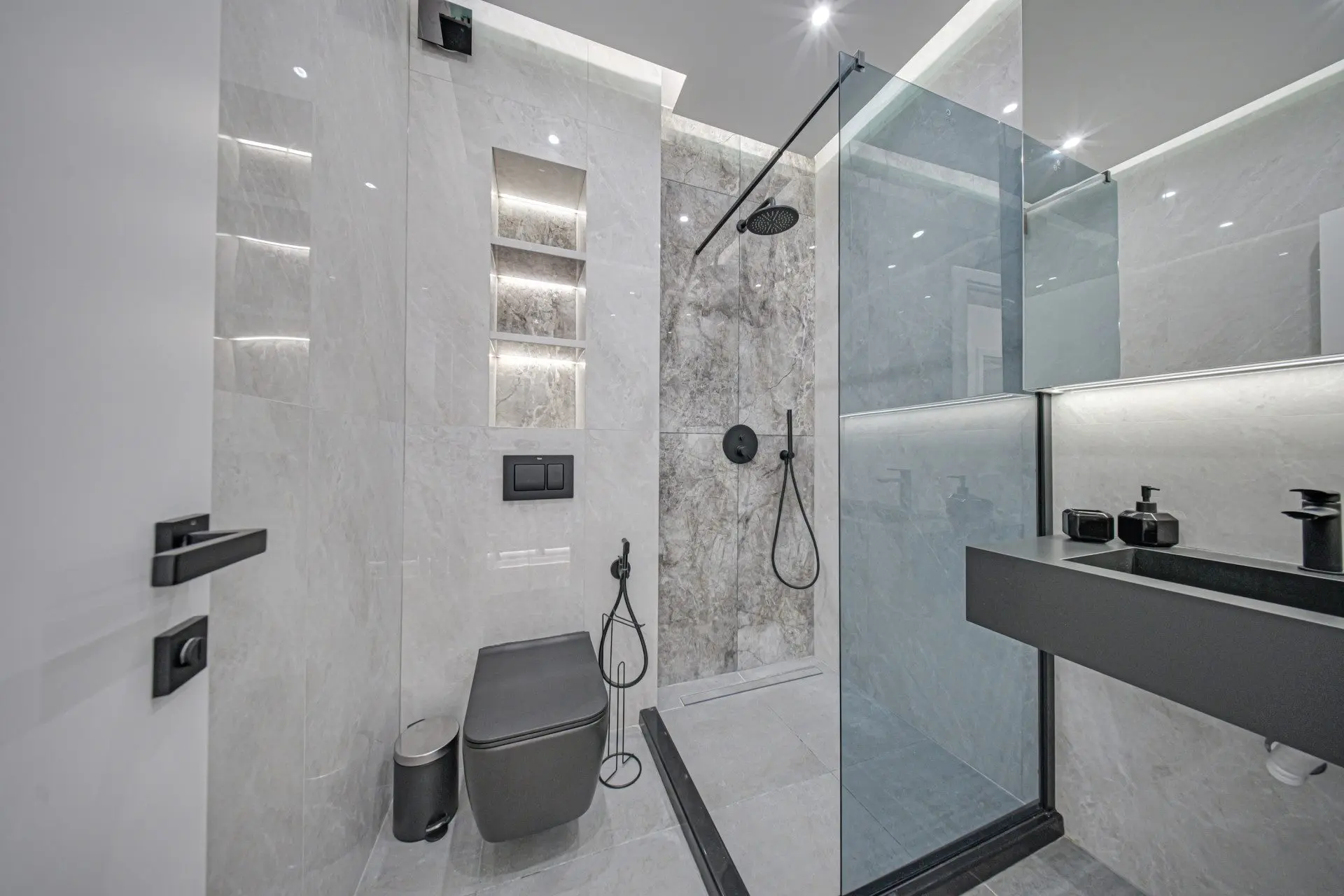 Luxurious and fully furnished two-bedroom apartment in a new gated complex for sale