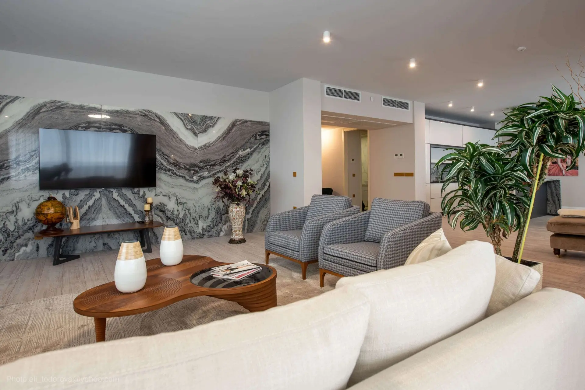 Luxury apartment next to the beach with a sea view