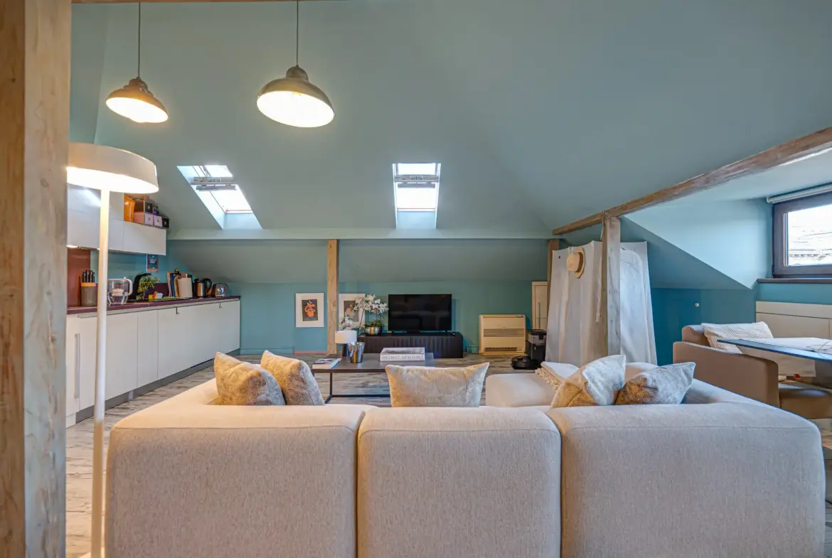 Elegant penthouse with impressive high ceilings on Saborna Street