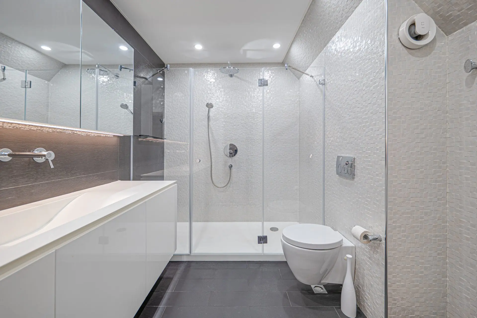 83eaefb18738e7128b95a9976a7d2b8f Spacious and stylish penthouse just steps from South Park for sale