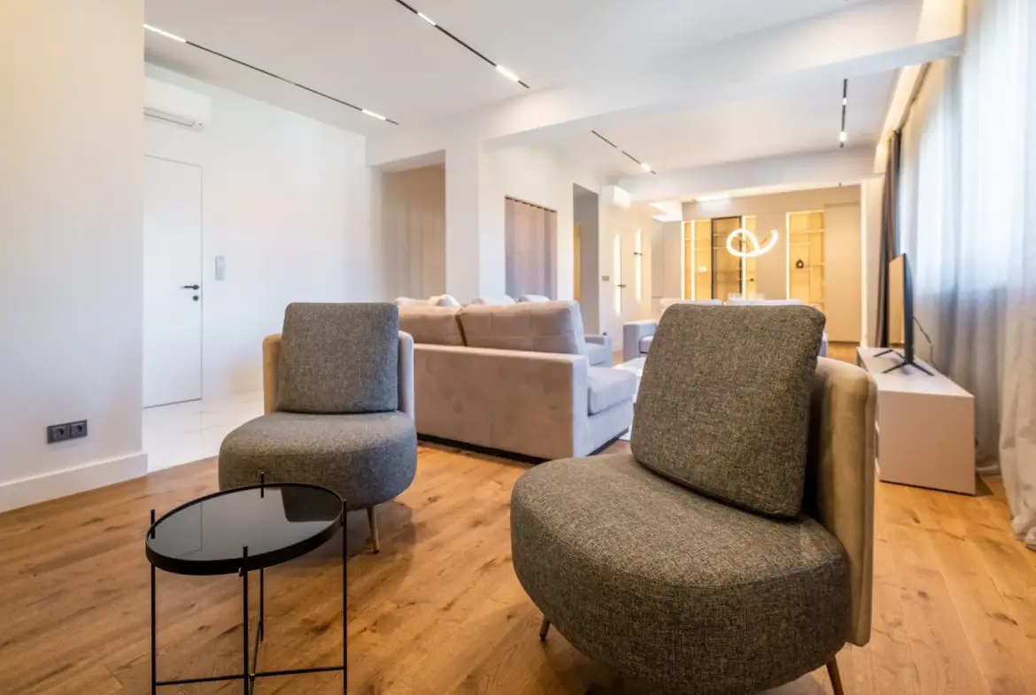 Elegant panoramic apartment on Tsar Osvoboditel Blvd