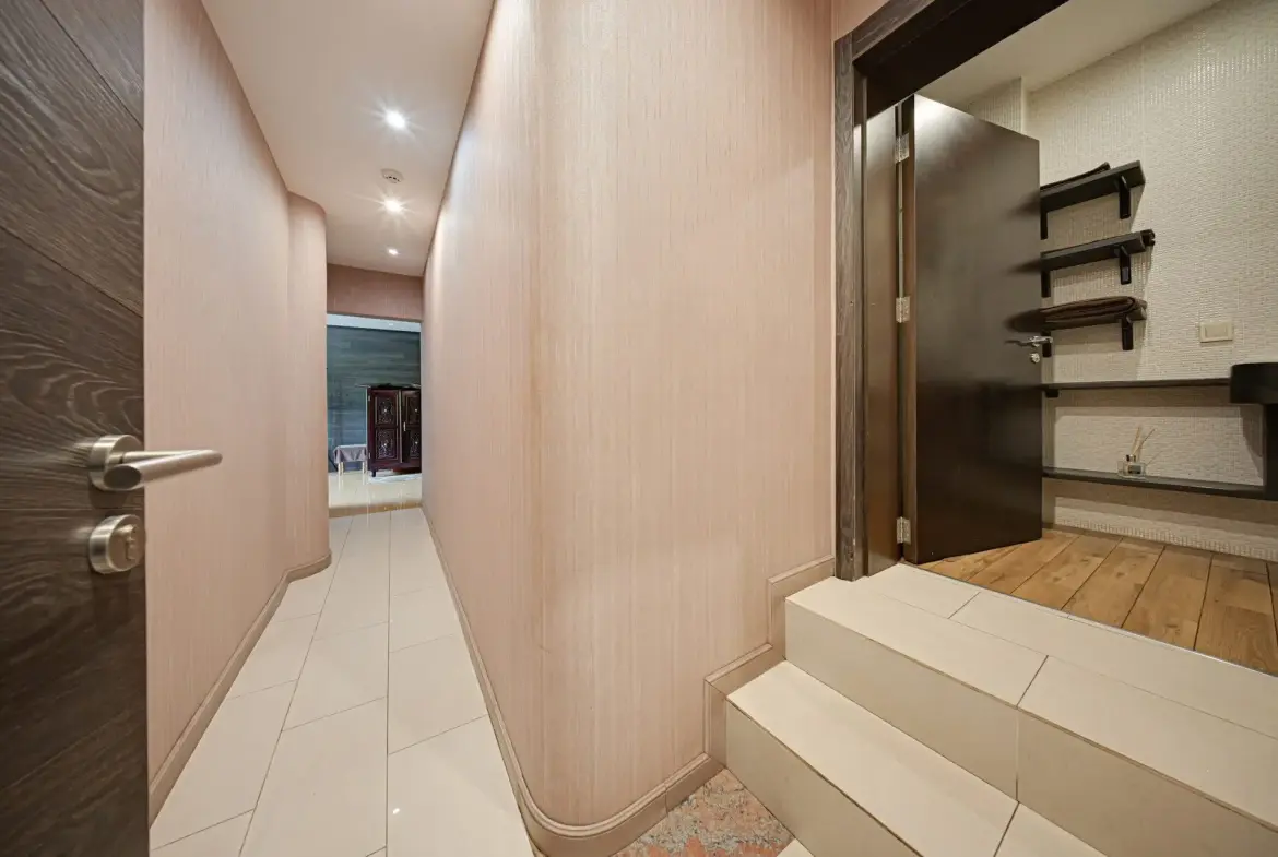 Unique property with a view of a park in the Doctor’s Monument area for sale