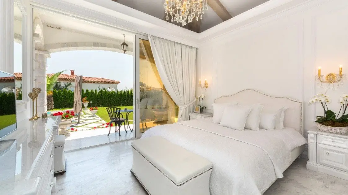 Luxurious four bedroom villa and pool in Sunny Beach for sale