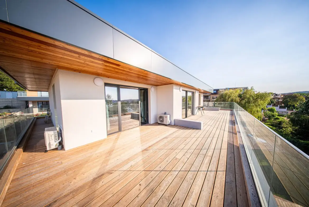 Remarkable modern house near Paradise Bay
