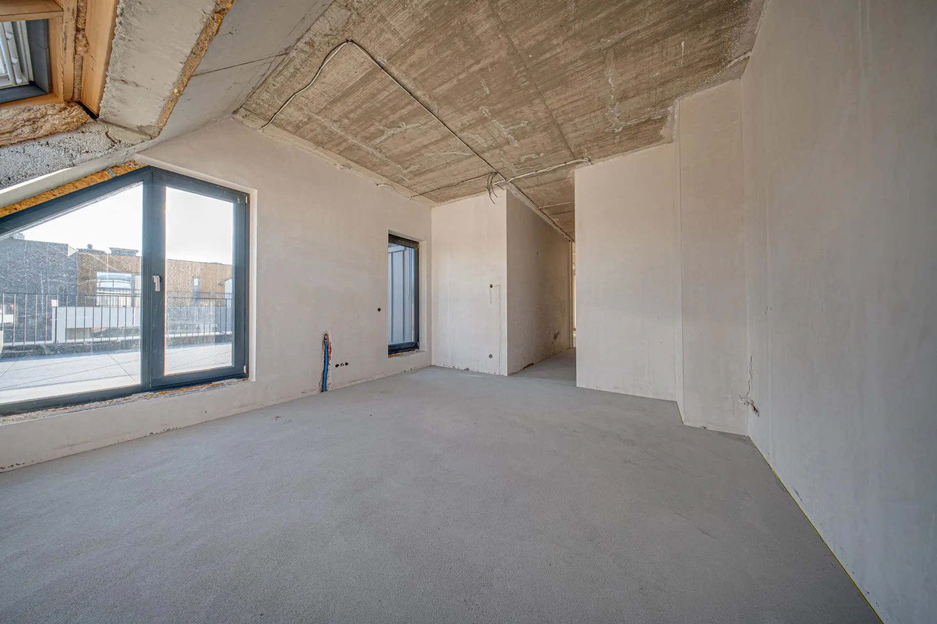 Three-bedroom apartment in a new complex near Paradise Mall