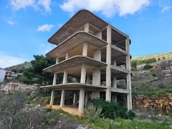 4-Story Building for Sale in Saranda with Sea View – Great Investment Opportunity