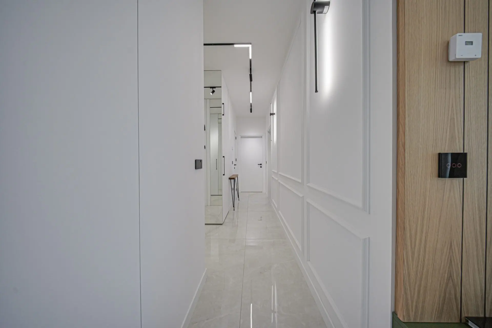 87dd19e0513ac608b5aeb56bb78e707e Luxurious two-bedroom apartment in an iconic, innovative building Kosher