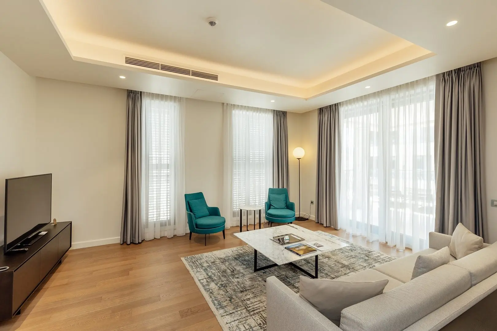 8847ed70eb23b5a59e1ee2afd45448dd0e08442e5173ab1c56243840cae83d64688753a509d3e Modern One-bedroom apartment in Village Residence