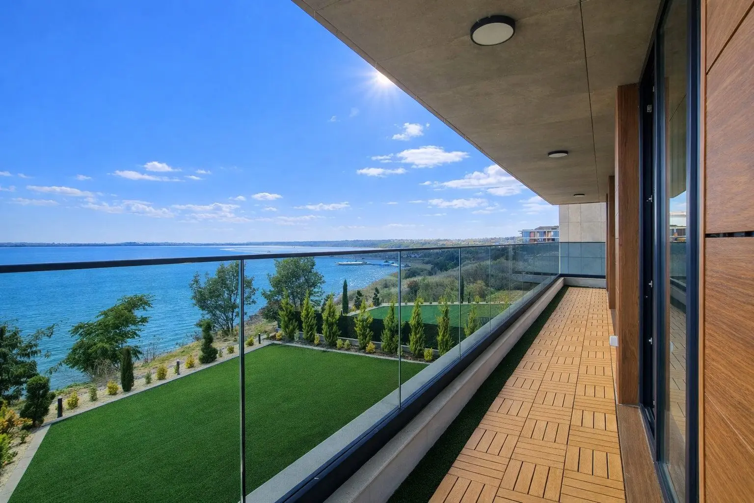Luxury house with exceptional panoramic sea views