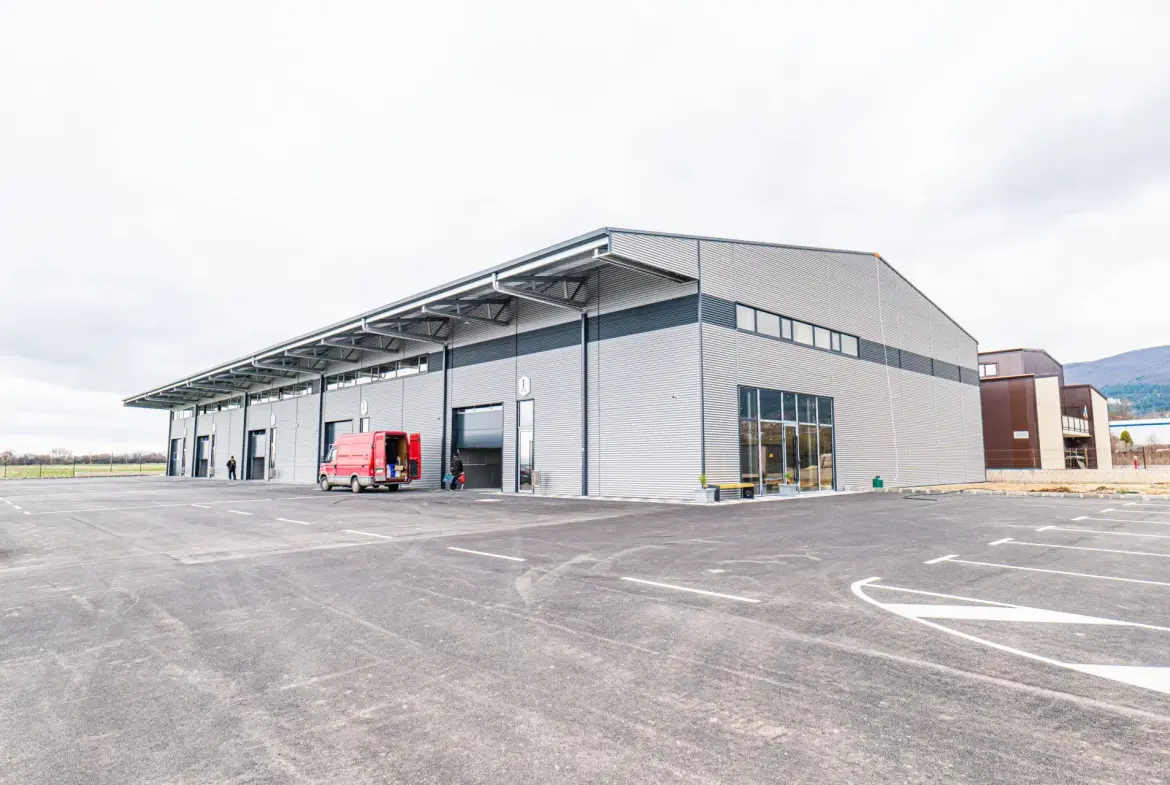 Newly built warehouse premises are for sale in the village of Lozen, at the Act 14 stage
