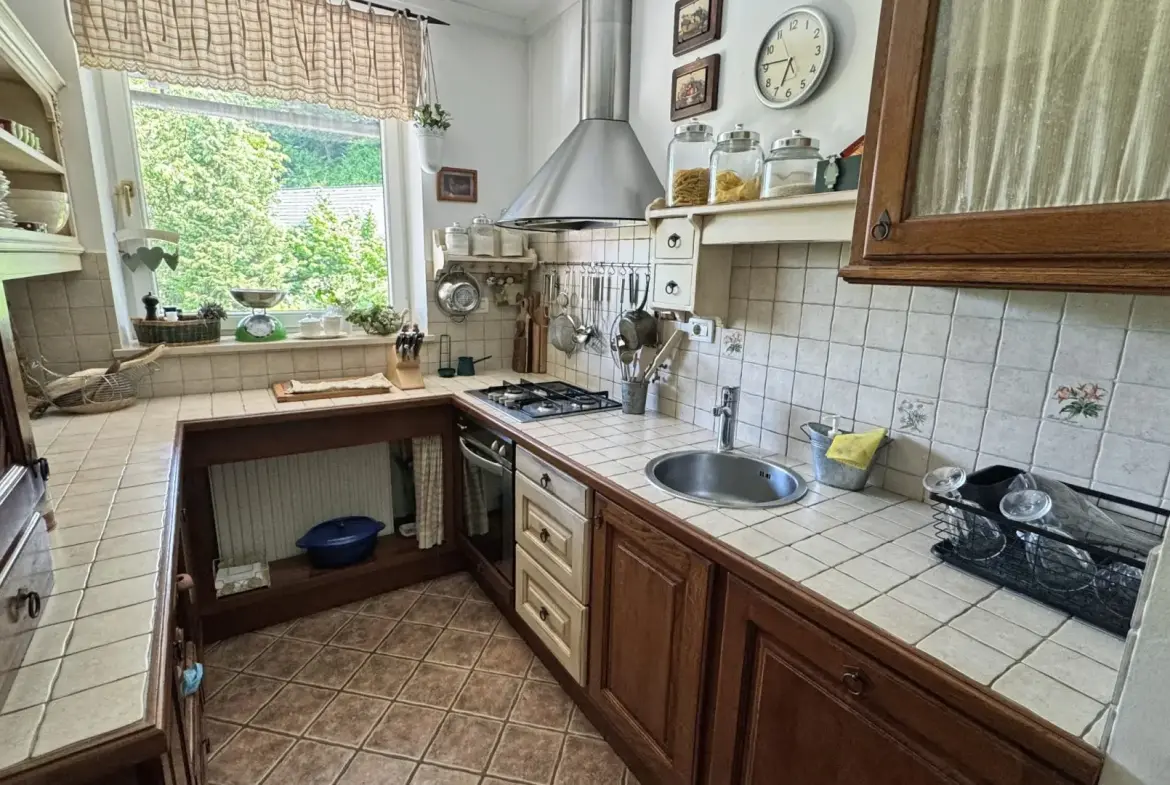 Kranj Area – Spacious Estate with Great Potential