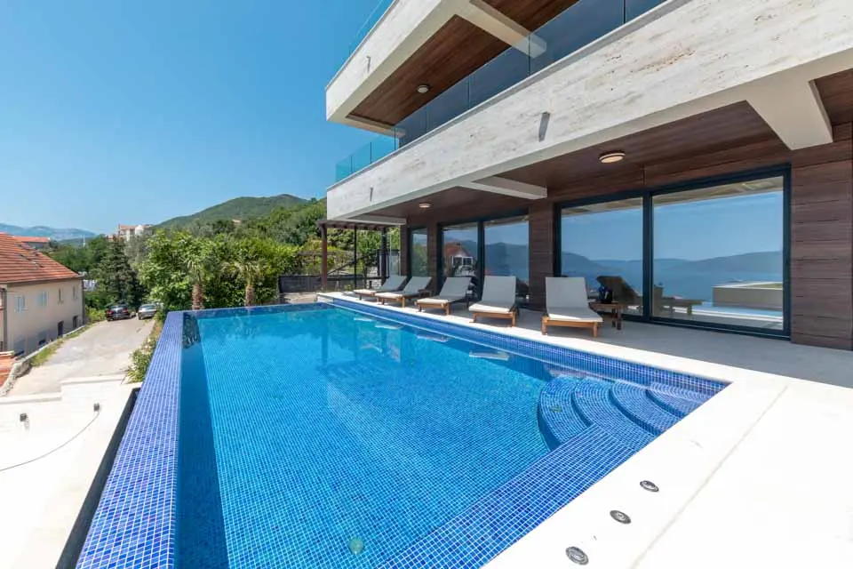 Exquisite Villa in Tivat: Luxury, Comfort, and Stunning Views