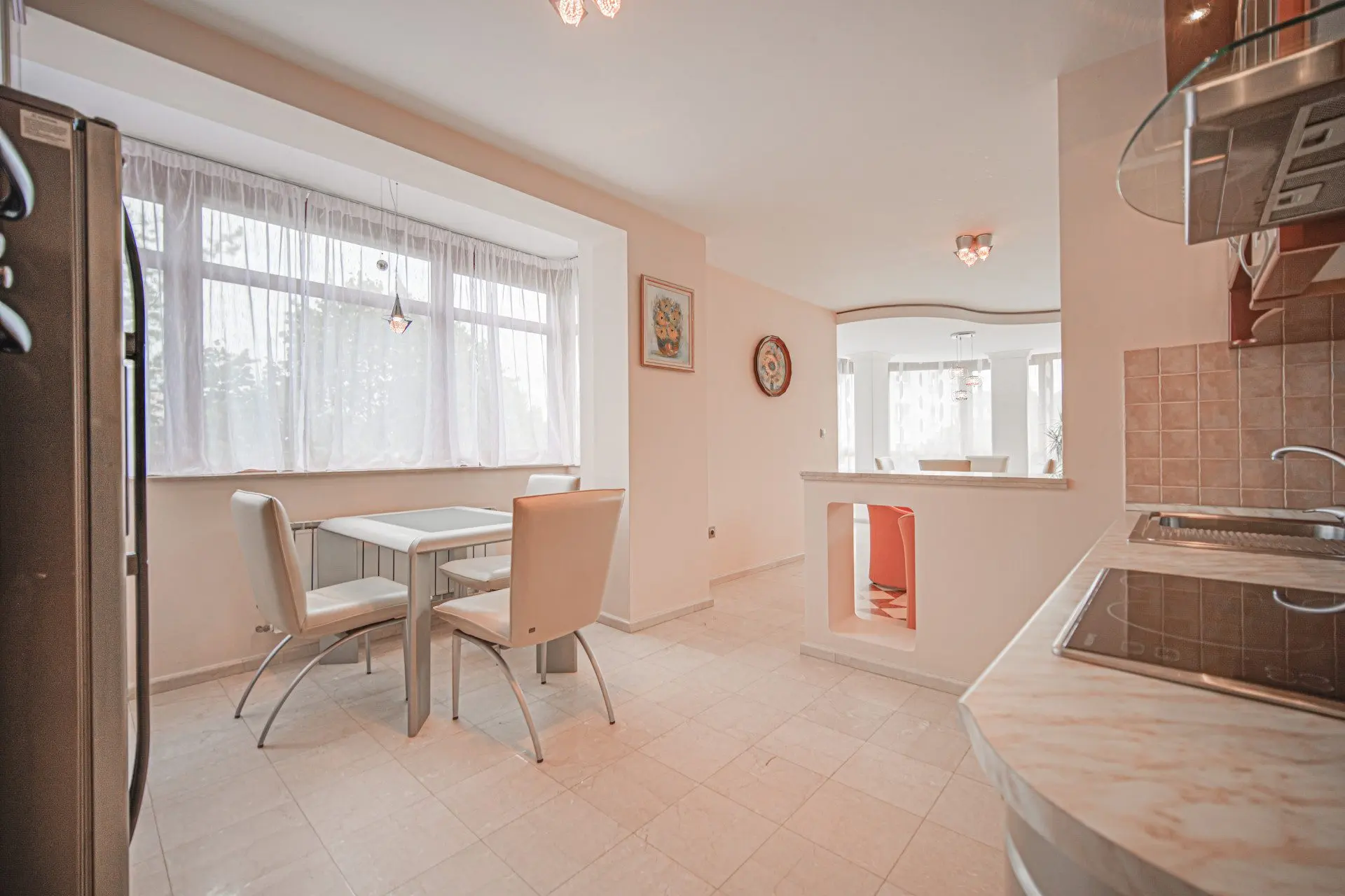 Spacious four-room apartment with panoramic views of Borisova Garden in the heart of Lozenets